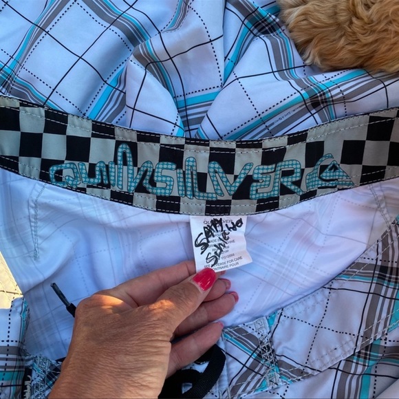 💕HP💕Quicksilver Men’s Board Shorts blue and white - Picture 6 of 9
